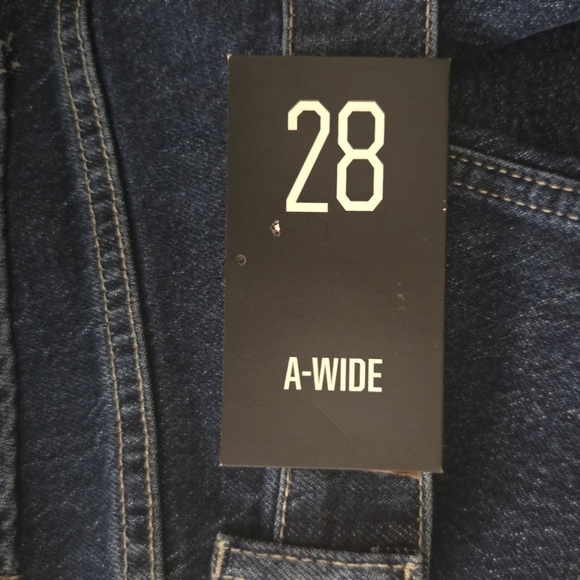 BDG The A Wide Jean, Indigo; Size 28 - Picture 4 of 5